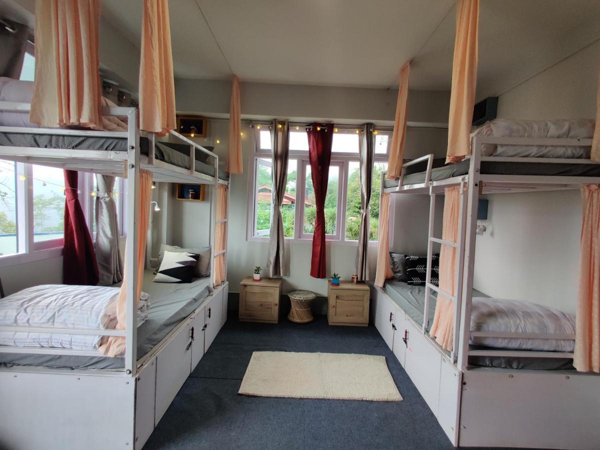 Tag Along 2 0 Hostel 甘托克 外观 照片